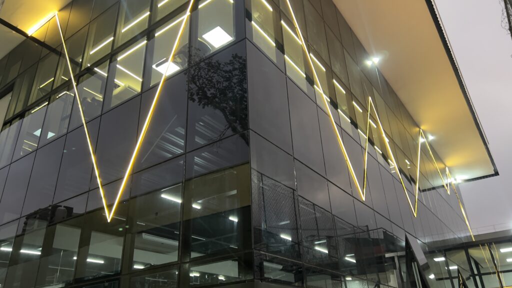 Institucional